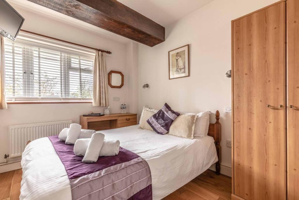 4 Bed 3 Baths In Central Windsor! Walk 2 All The Sights! Legoland 5 Min Drive Extérieur photo